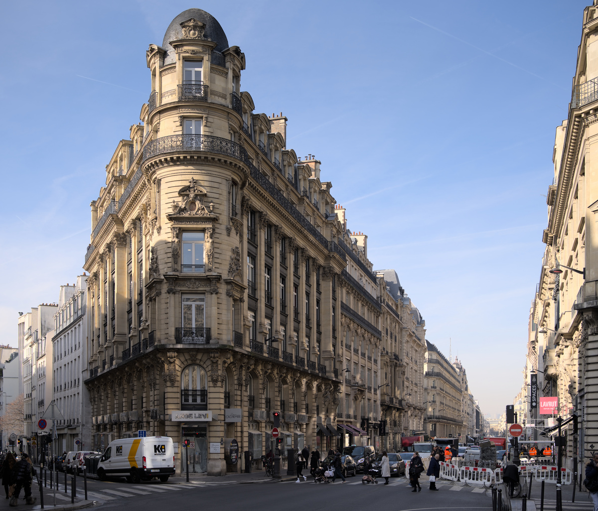 Intersection of Rue Reaumur and Rue de Ciery 